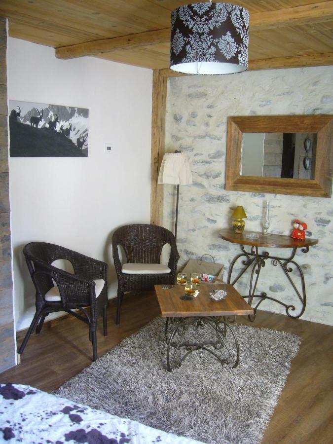 A la Bouge'Hôtes Bellentre Extérieur photo